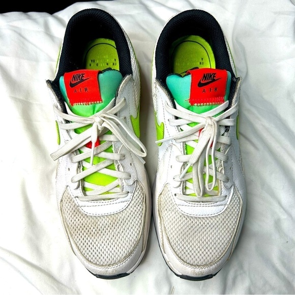 Size 9 Adorable Nike Air Max - Picture 2 of 9